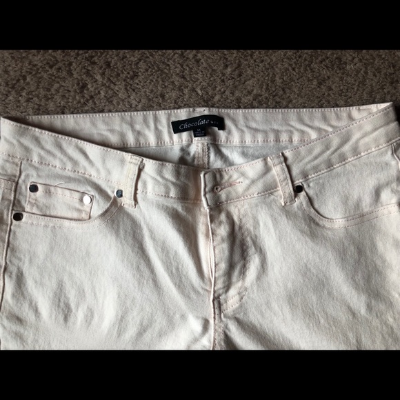 Women’s light blush distressed skinny jeans - Picture 3 of 6